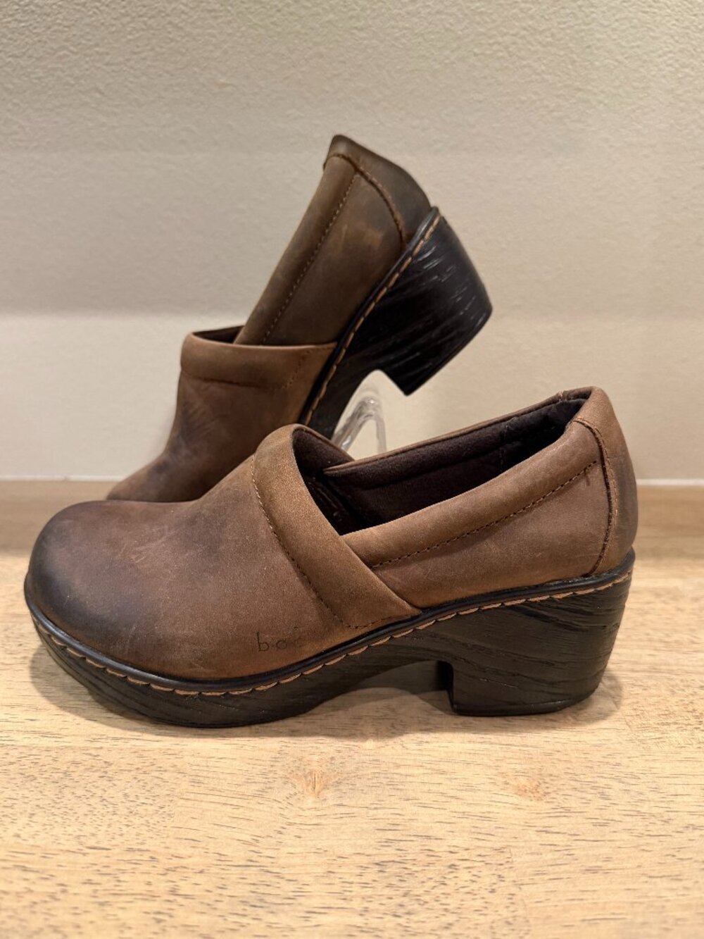 b.o.c. Born Concept Brown Leather Clogs Mules Size 6